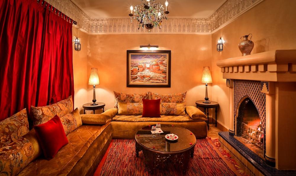 Riad Kniza Marrakesh Exterior foto A Moroccan living room