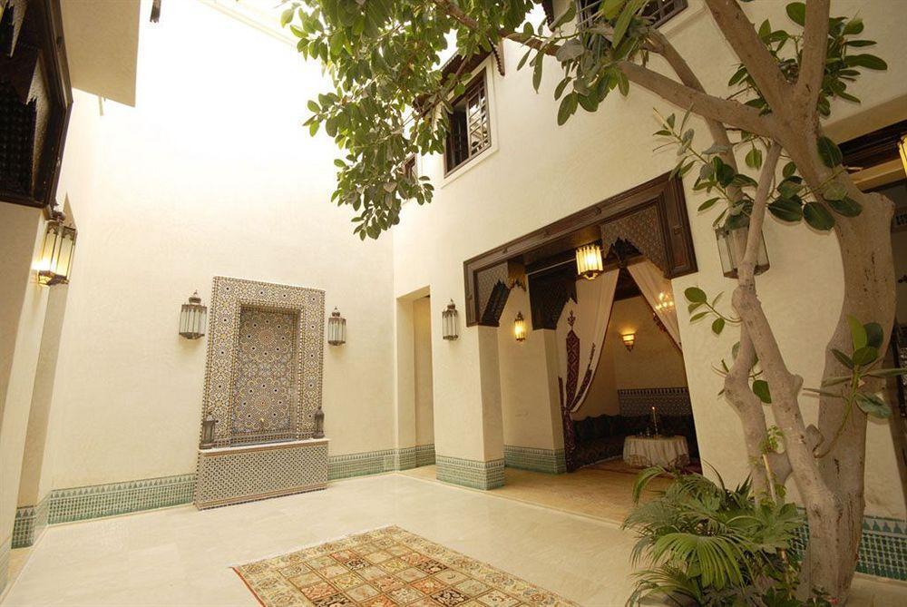 Riad Kniza Marrakesh Exterior foto The interior of the hotel