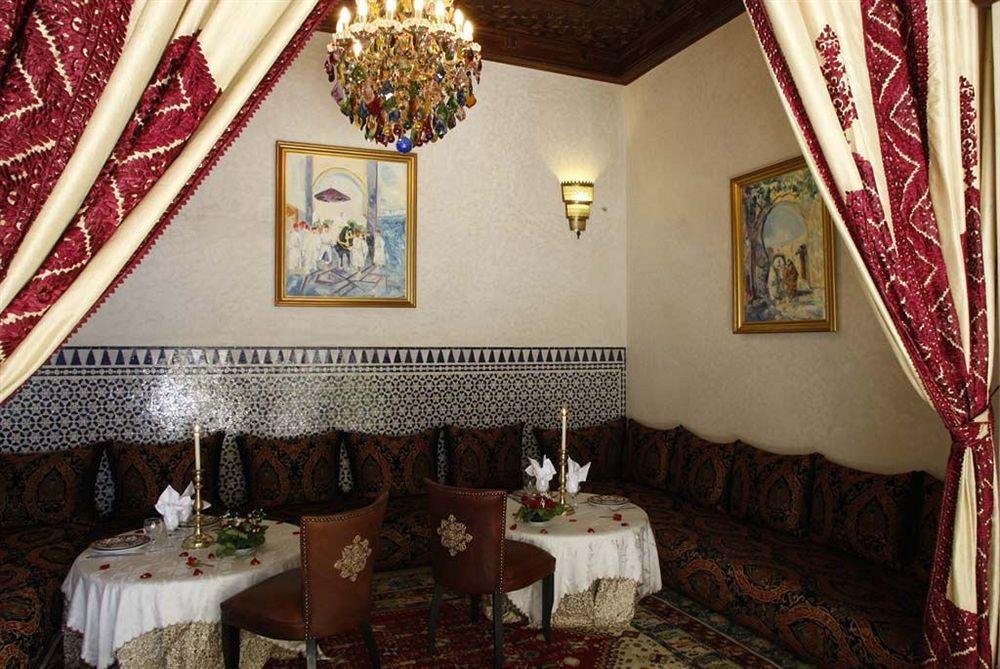 Riad Kniza Marrakesh Exterior foto A Moroccan restaurant in Casablanca