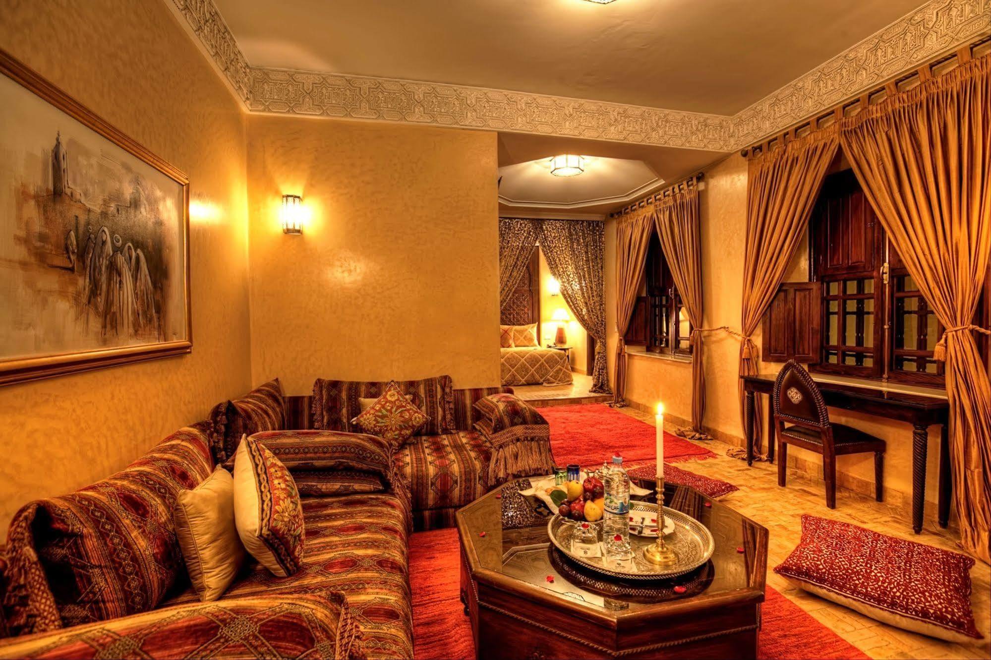 Riad Kniza Marrakesh Exterior foto A suite at the hotel